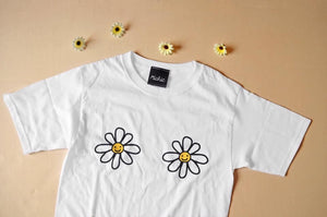 PLAYERA FLORECILLAS FELICES